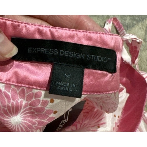 New Express Design Womens Silk Camisole Cami Tank Relaxed Size Medium Pink White - Picture 4 of 5